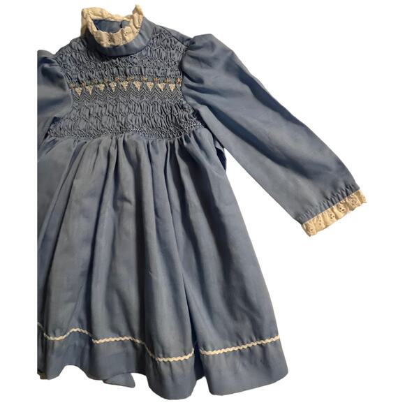 Vintage 80s Baby Blue Dress with Embroidered Front & Lace Detail - Picture 4 of 7